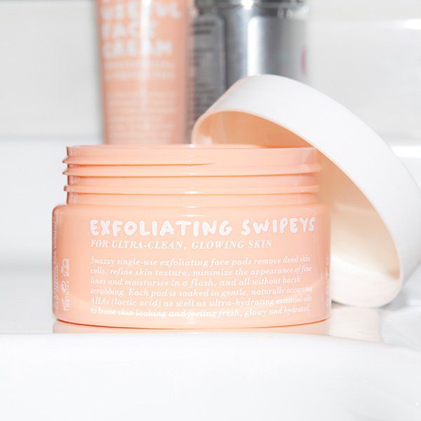 A Guide to Prepping Your Skin for Winter 2 go exfoliating swipeys 50 wipes