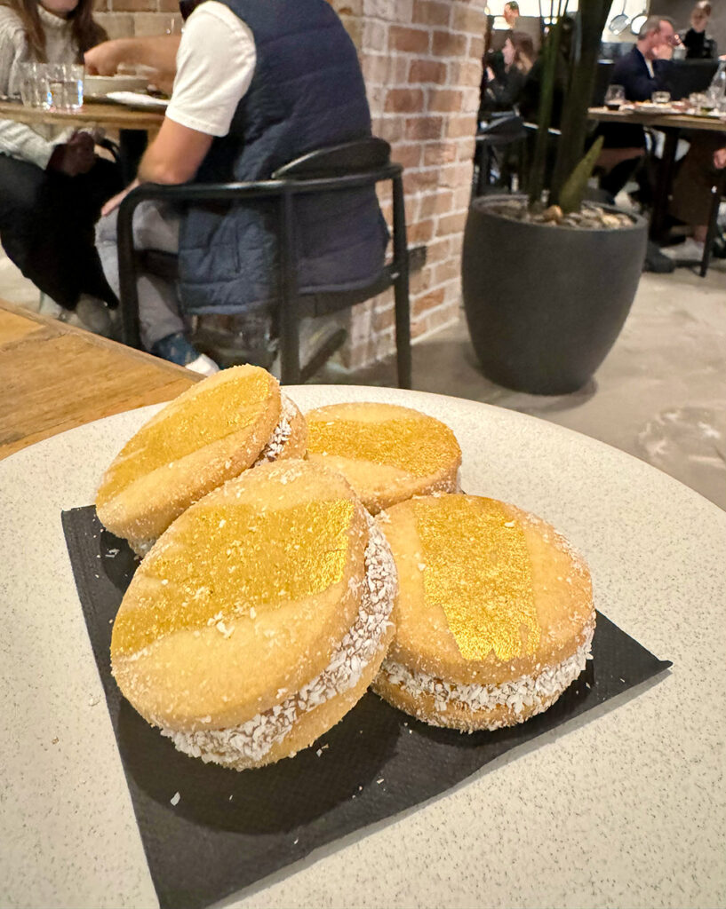 calida dulche du leche cookie sandwich