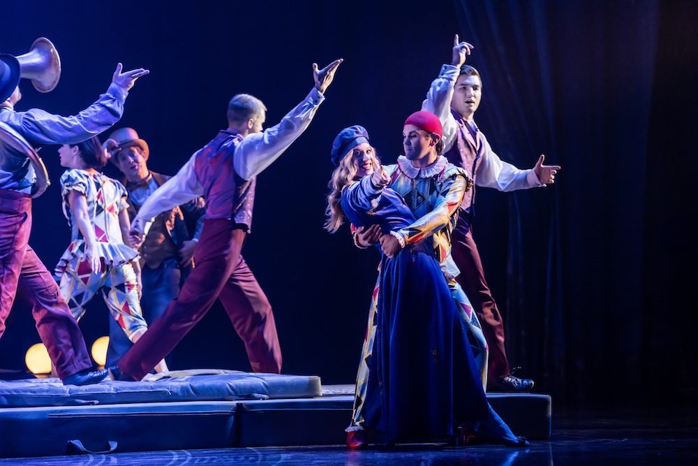 Cirque du Soleil's Corteo floats into Brisbane this month 2 98 CORTEO2024JP 29152 JohanPersson character